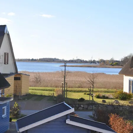 Ferienhaus Reetdachhaus Wiekhus Am Breeger Bodden
