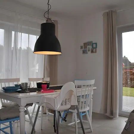 Ferienhaus Reetdachhaus Wiekhus Am Breeger Bodden *
