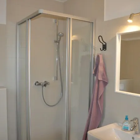 Reetdachhaus Wiekhus Am Breeger Bodden Ferienhaus *